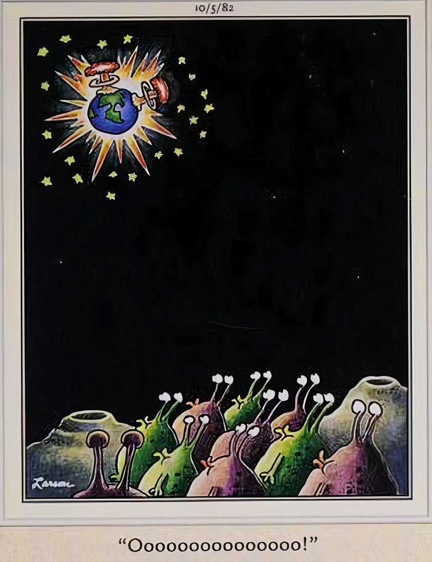 Far Side, 5 de octubre de 1981, una multitud de extraterrestres hace 'oooooo' mientras ven la Tierra explotar en una conflagración nuclear.