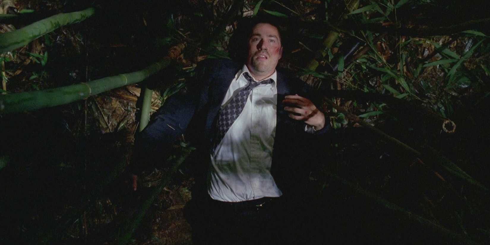 Jack acorda na selva no episódio piloto de Lost