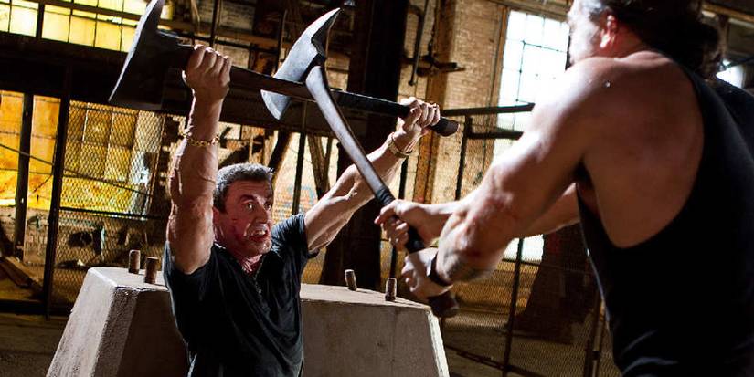 Sylvester Stallone e Jason Momoa em luta de machados em Bullet to the Head (2012)