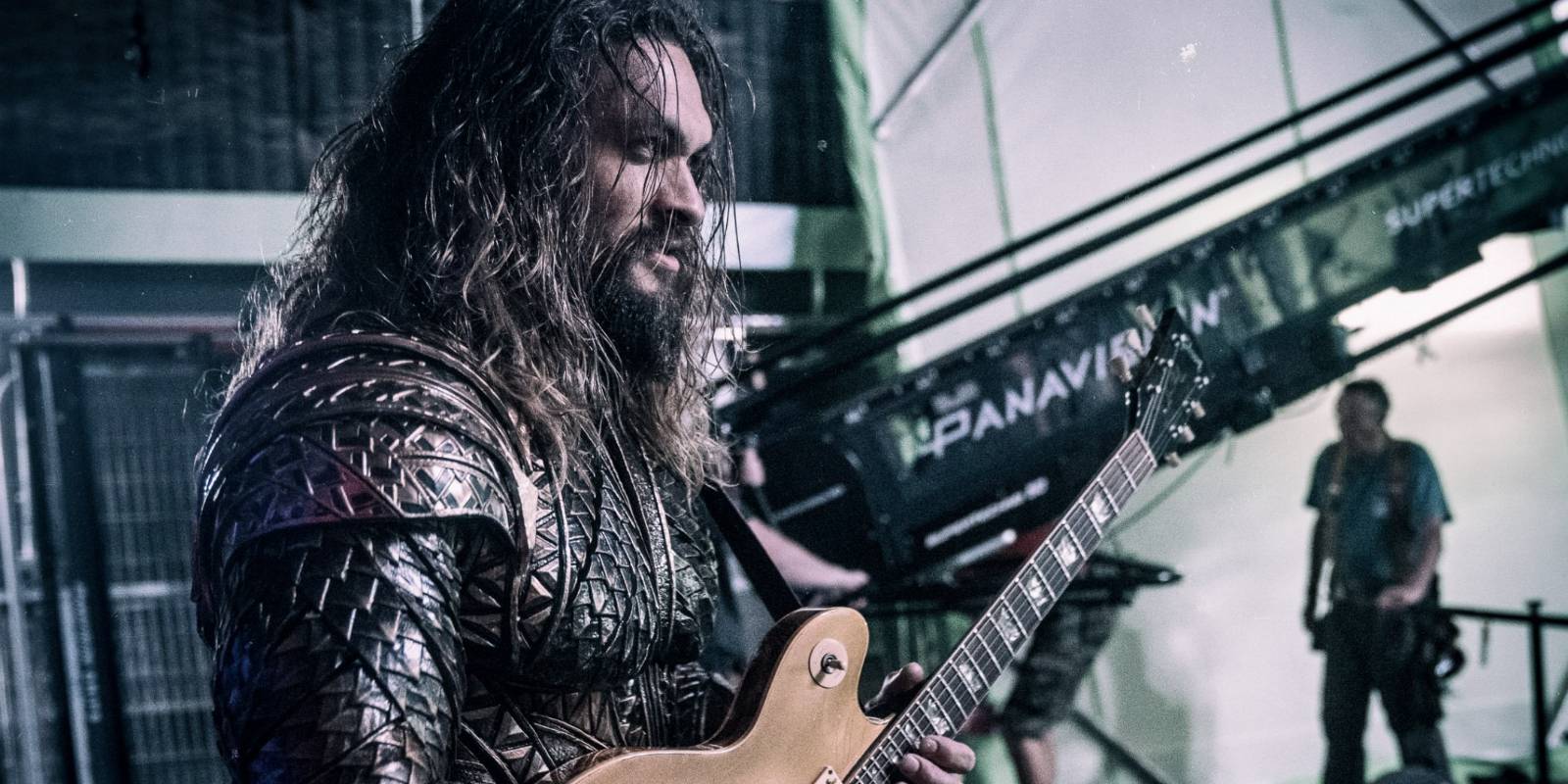 Justice League: Jason Momoa Confirms Wrap Party with New Image