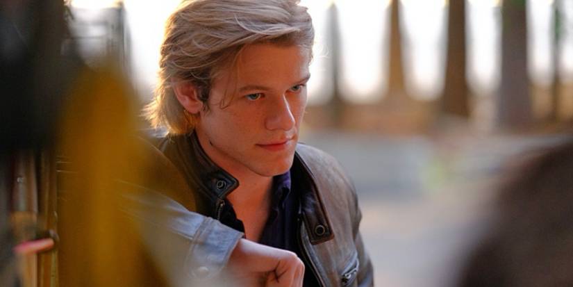 Lucas Till in MacGyver Season 1 Episode 1
