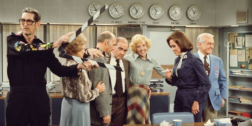 O elenco do show de Mary Tyler Moore no final