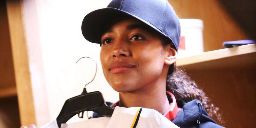 Kylie Bunbury como Ginny Baker em Pitch