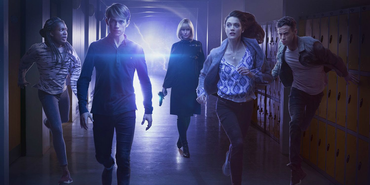 Doctor Who spinoff Class cast running down a school hallway in a promotional image