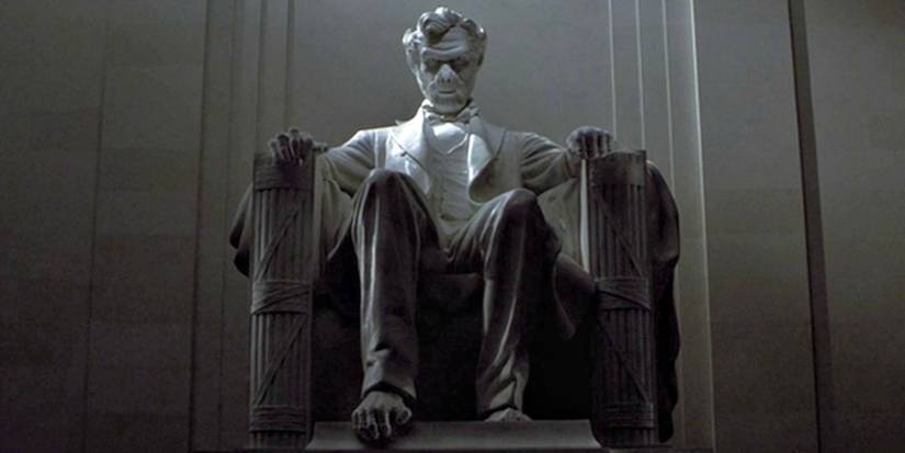 Planet of the Apes Lincoln Memorial stares down at Leo at the end of the 2001 movie