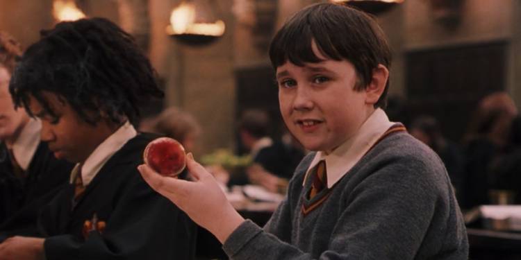 harry-potter-neville-longbottom-remembrall How Old The Harry Potter Cast Was Compared To Their Characters