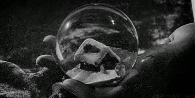 Citizen Kane Snowglobe