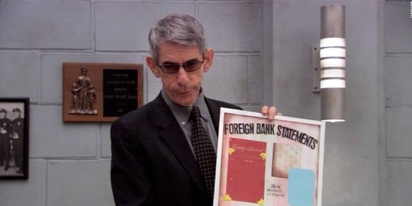 Richard Belzer as John Munch in Arrested Development