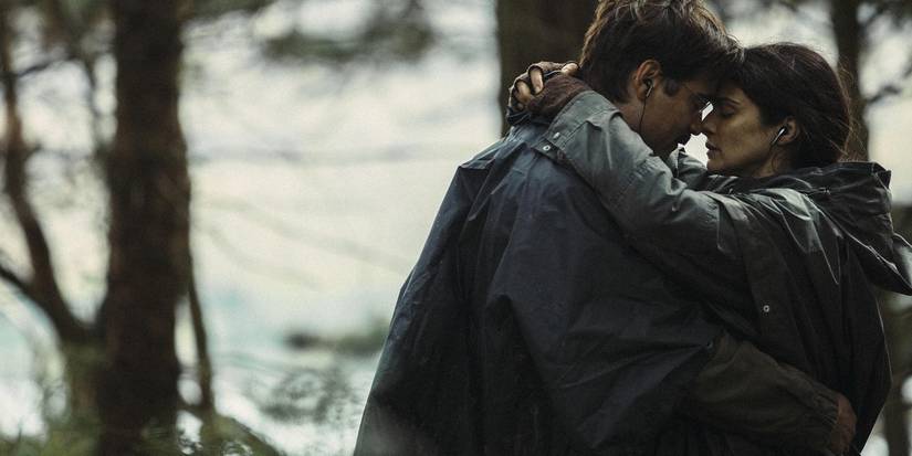 David (Colin Farrell) and Short Sighted Woman (Rachel Weisz) hugging in the forest in The Lobster