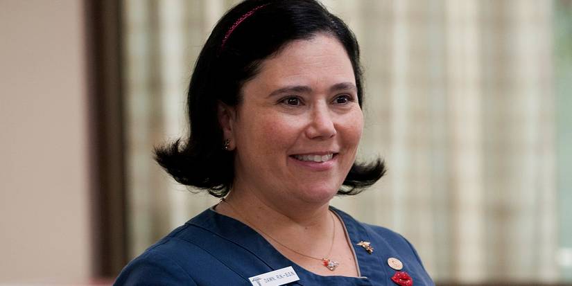 Alex Borstein como enfermeira na série Getting On