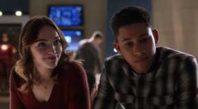 Wally and Jesse standing shoulder to shoulder in The Flash