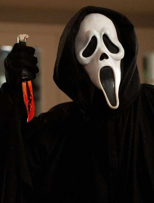 Scream's Iconic Opening Changed Horror Forever, But It Almost Destroyed ...