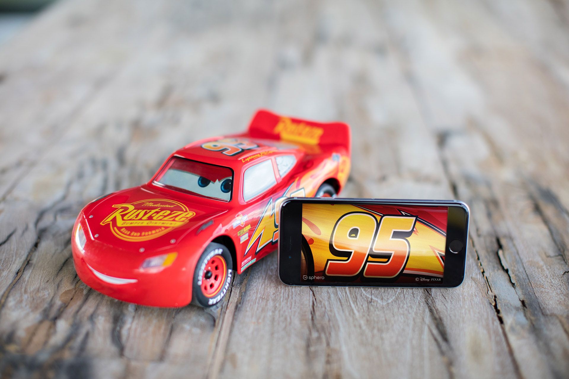 ミニカー SPHERO Ultimate Lightning McQueen s-l400.jpg