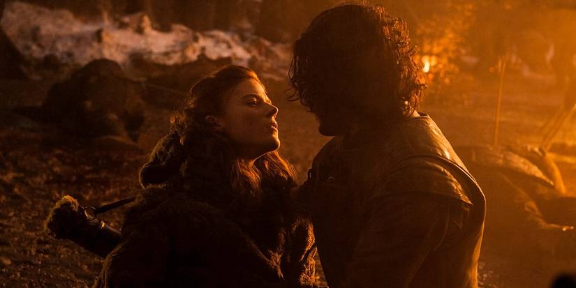 Jon Snow e Ygritte durante uma batalha em GOT.