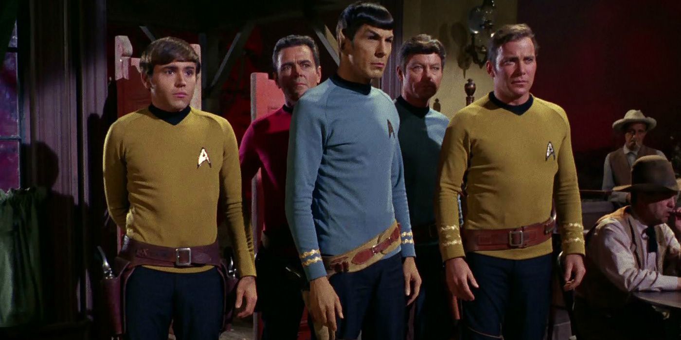 Star Trek 5 Times Spock Saved The Day With Logic (& 5 Times He Used Emotion)