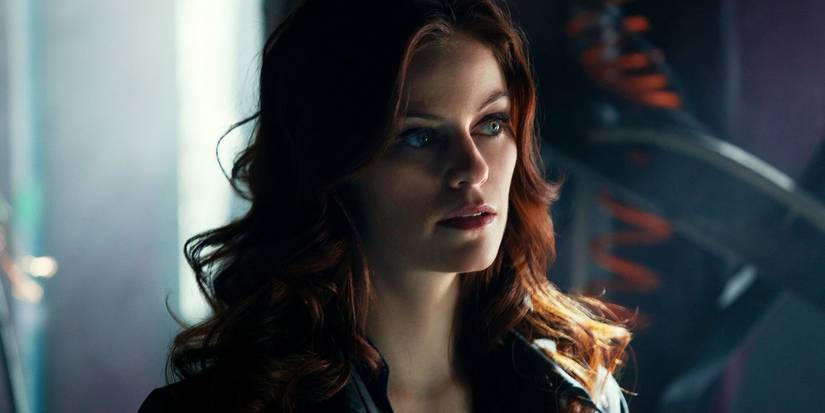 Tess Mercer pensativa em Smallville