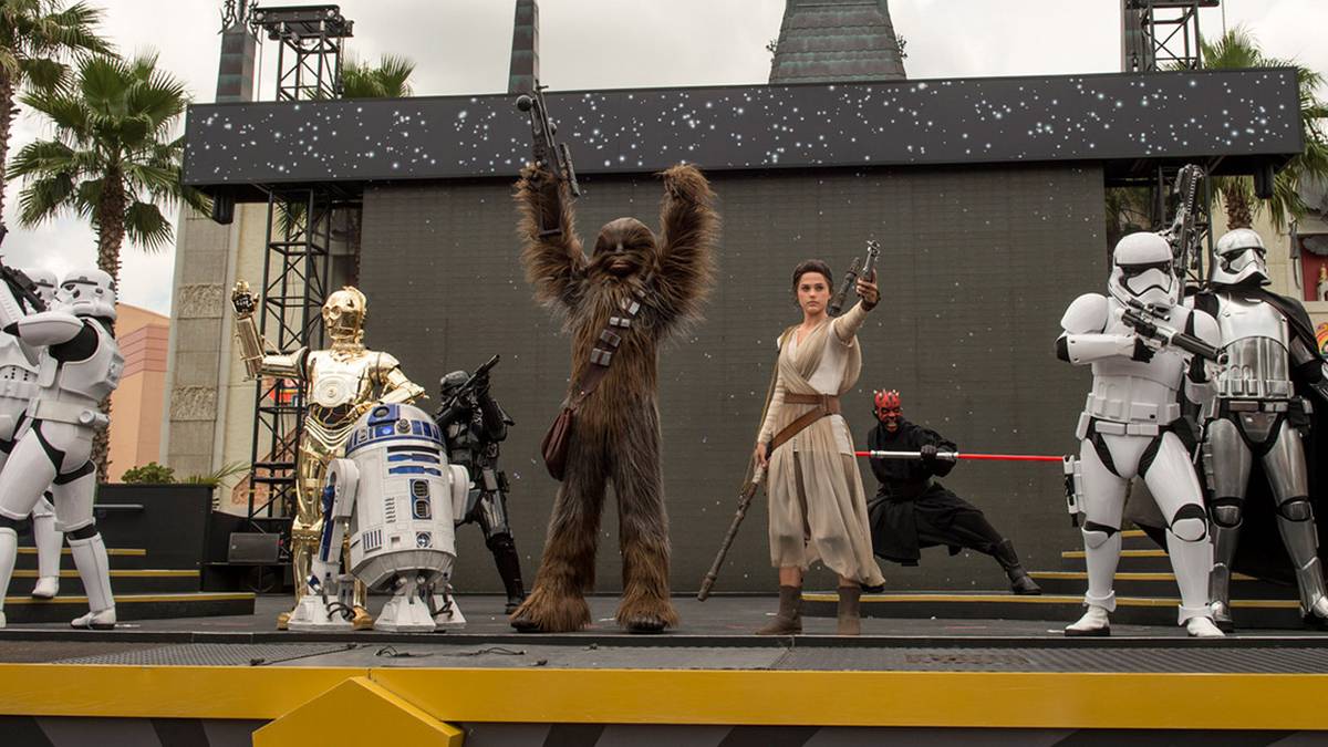Rey Joins Disney World's Star Wars Themed Show