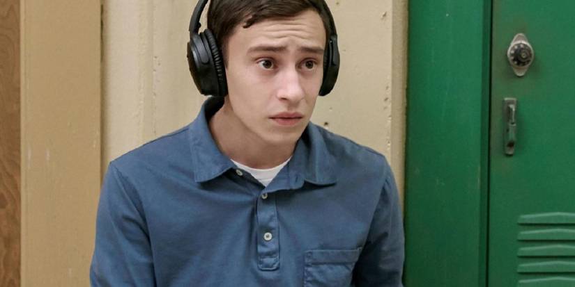 Sam (Keir Gilchrist) with headphones looking sad in Atypical Netflix