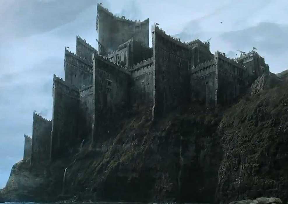 A wide shot of Dragonstone in Game of Thrones.