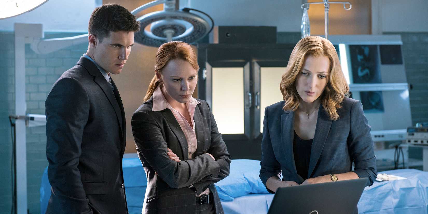 The X Files Season 10 Robbie Amell Lauren Ambrose Gillian Anderson
