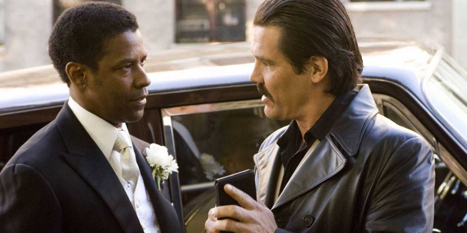 Denzel Washington and Josh Brolin talking beside a car in American Gangster