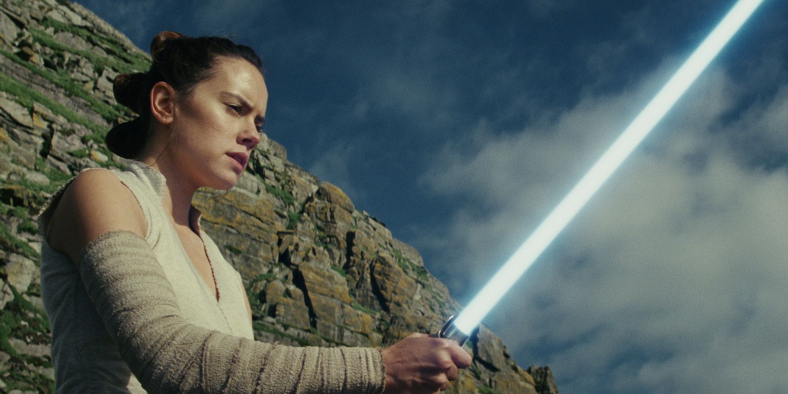 Star Wars The Last Jedi - Rey on Ahch-To