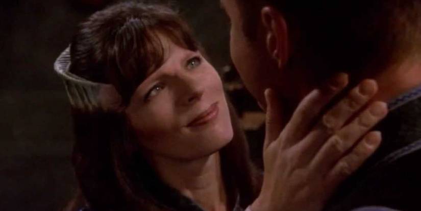 Babylon 5: 10 Hidden Details About The Main Characters Everyone Missed
