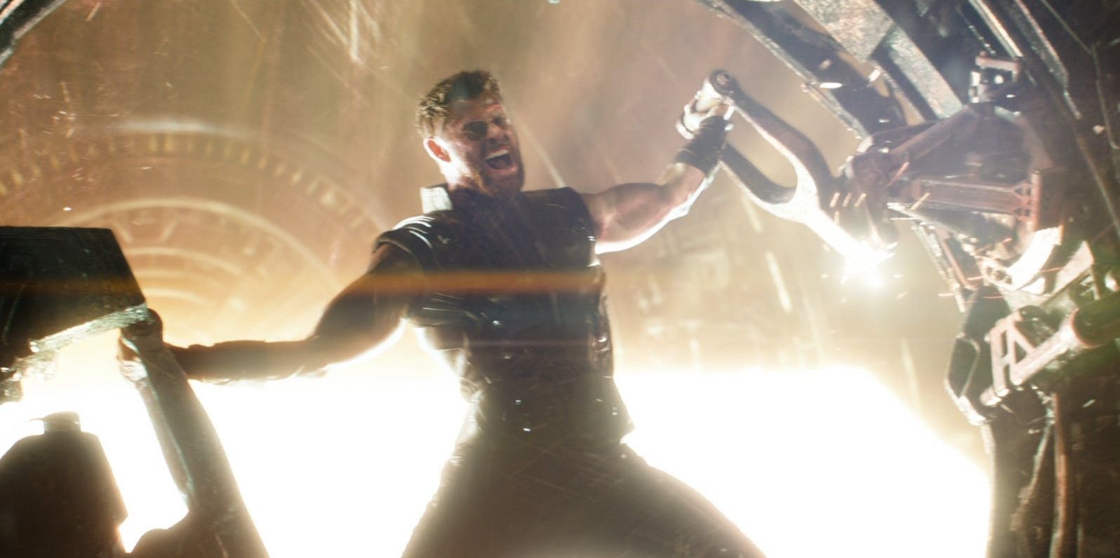 Thor's NEW Weapon Forged in Infinity War Trailer | Screen Rant