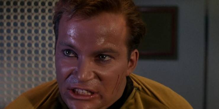 William-Shatner-as-Captain-Kirk-in-Star-