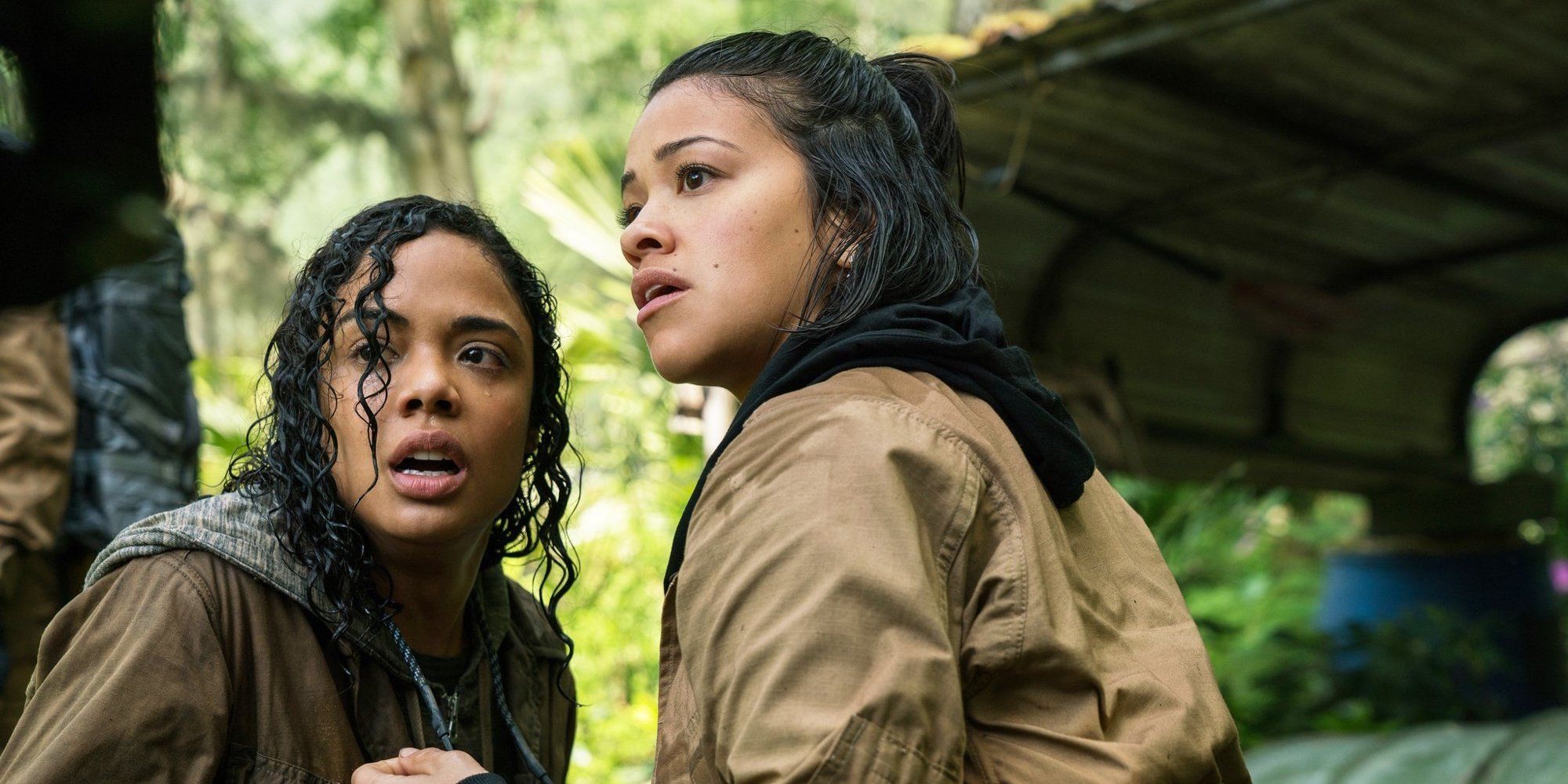 Tess Thompson and Gina Rodriguez in Annihilation