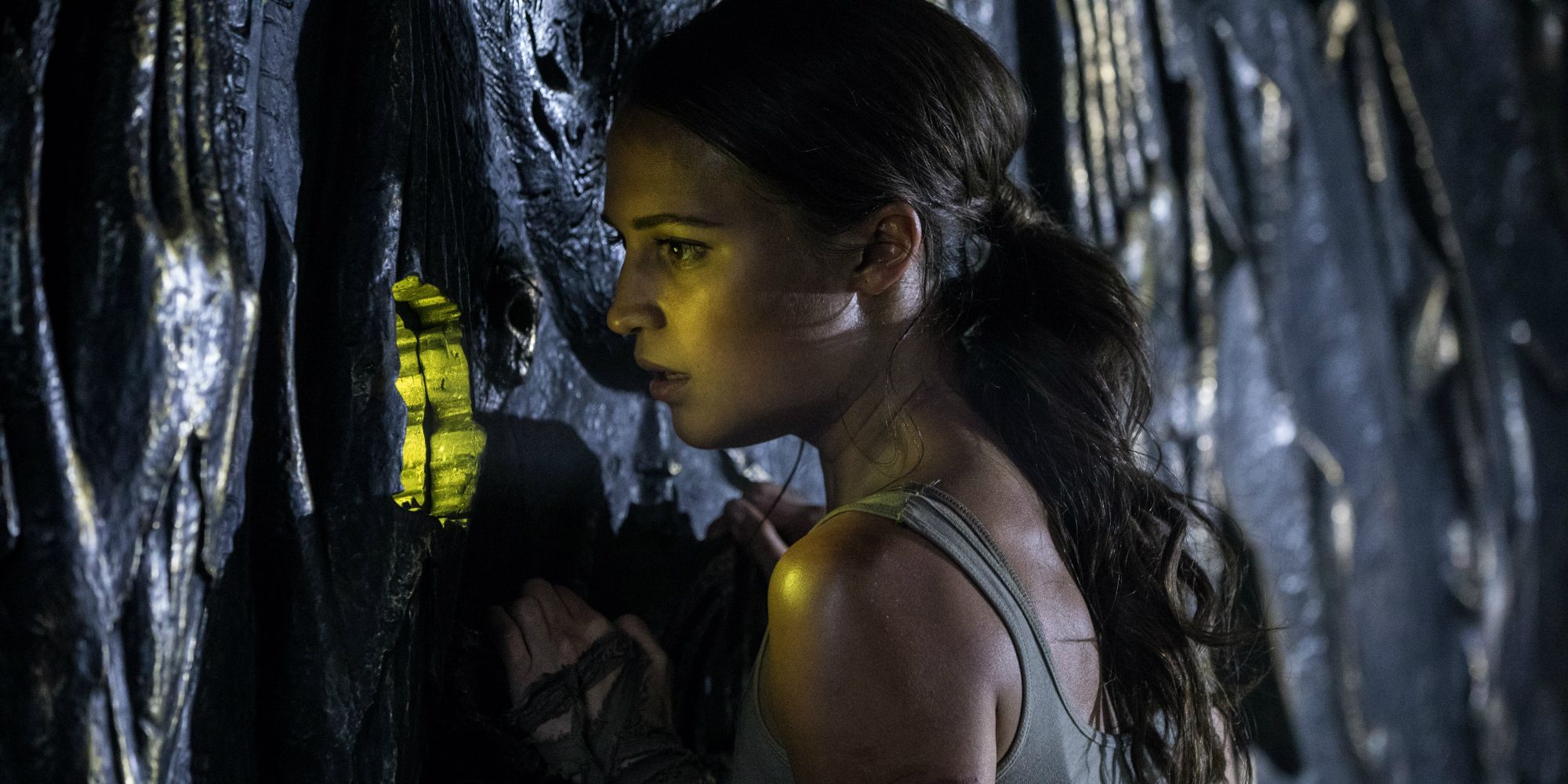 How Tomb Raiders New Lara Croft Compares To Angelina Jolie & Alicia Vikander