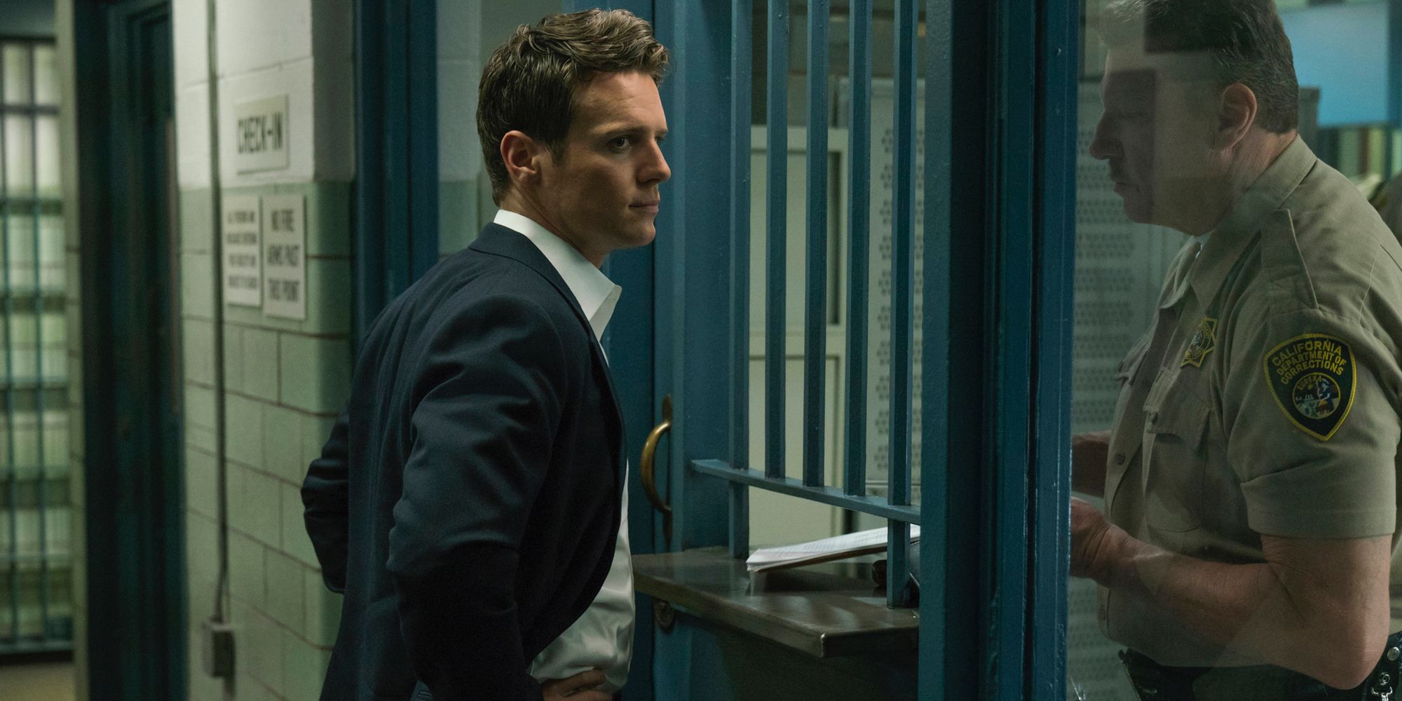 Johnathan Groff waits to be let into a jail cell from Mindhunter