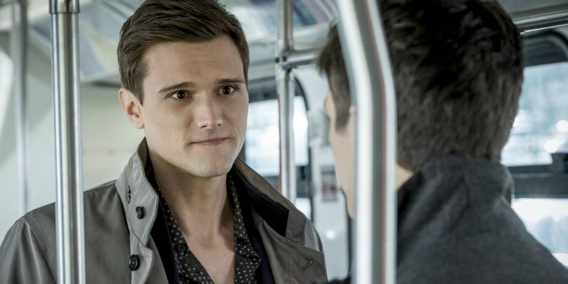 Ralph Dibny looks at Barry in The Flash season 4 episode "Lose Yourself"