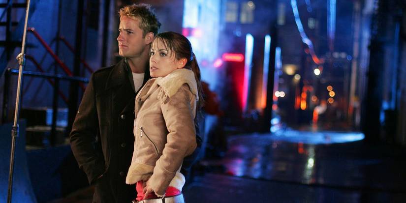 Justin-Hartley-as-Oliver-Queen-and-Erica-Durance-as-Lois-Lane-in-Smallville