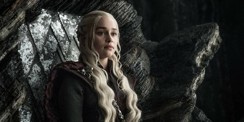 Game of Thrones: 10 Hidden Details About Daenerys Targaryen's Costume You  Didn't Notice