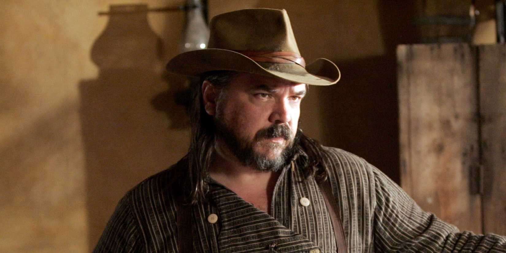 W. Earl Brown as Dan Dority looking suspicious in Deadwood