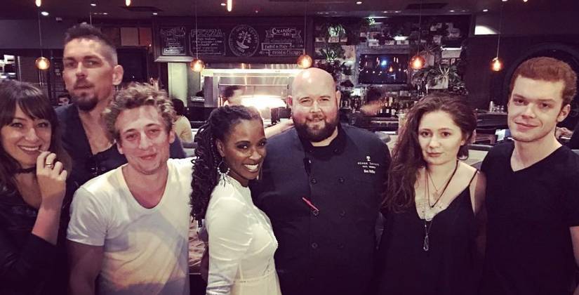 25 Behind-The-Scenes Photos From Shameless That Change Everything