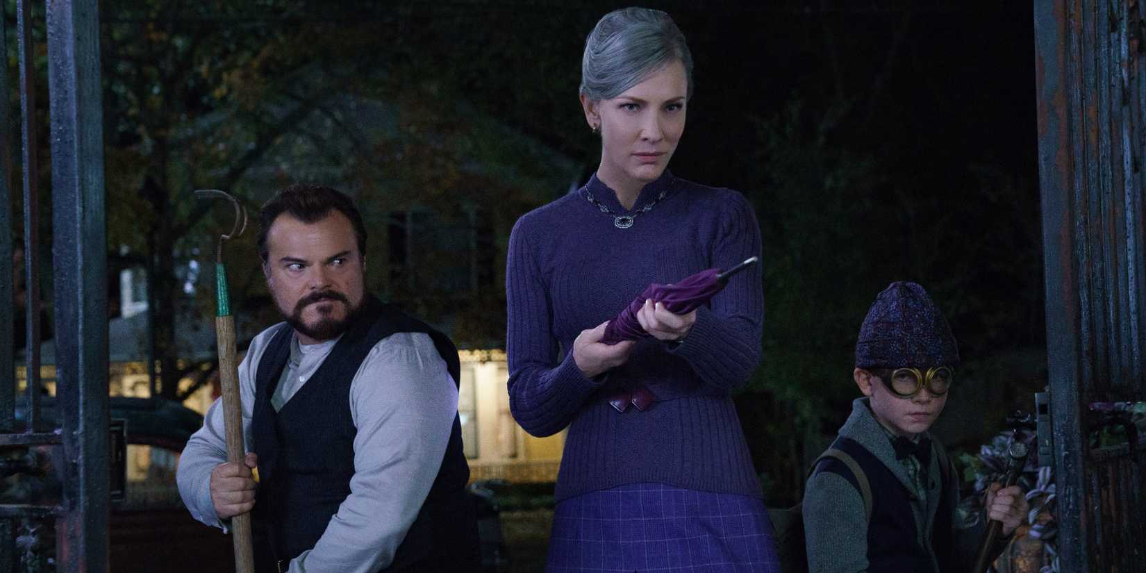 Florence and Jonathan join Lewis by wielding weapons in The House With A Clock In Its Walls