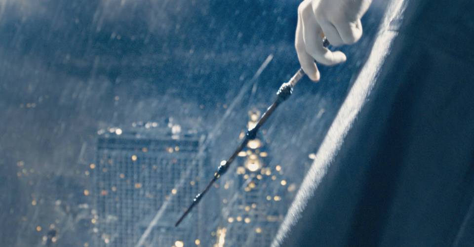 Fantastic Beasts 2 S Biggest Plot Hole Is The Elder Wand