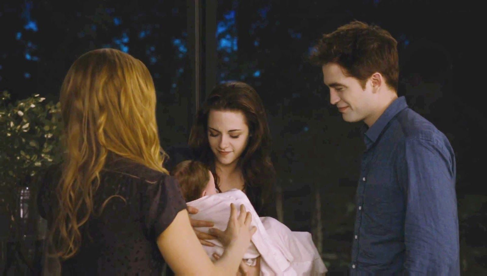 Twilight 20 Strange Details About Renesmee’s Anatomy