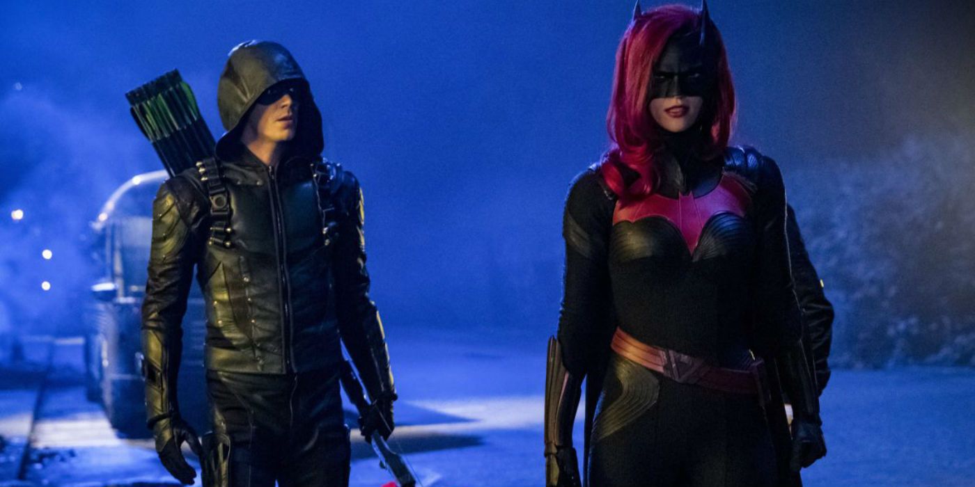 Arrowverse Elseworlds Poster Features Batwoman Screen Rant 0458