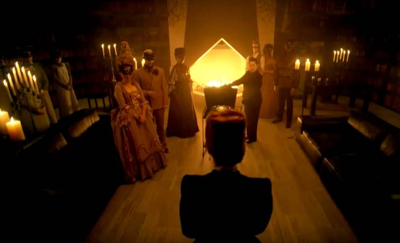 10 Hidden Details Behind The Costumes Of American Horror Story: Apocalypse