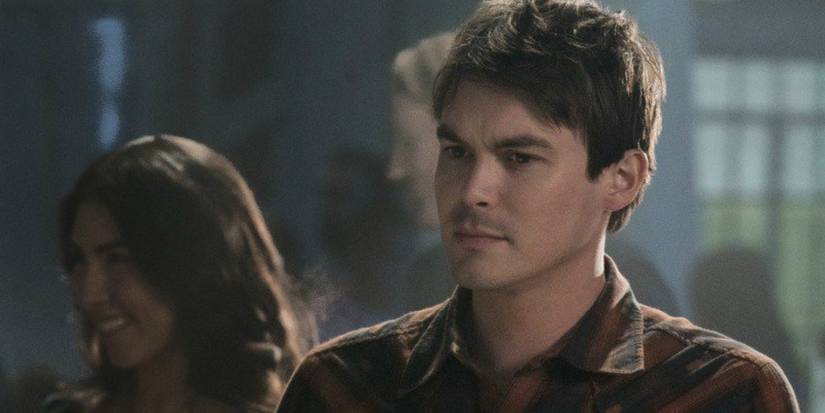 Alex Rowswell Roswell, New Mexico: Biggest Changes From The Original Show