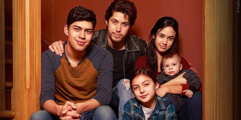 10 TV Show Reboots That Failed to Capture The Originals' Magic 2 The cast of the Party of Five reboot