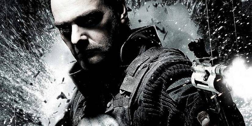 Ray Stevenson as Frank Castle on the poster for Punisher War Zone