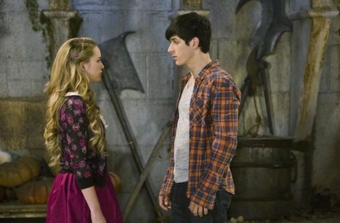 15 Couples That Hurt Disney Channel Shows (And 15 That Saved Them)