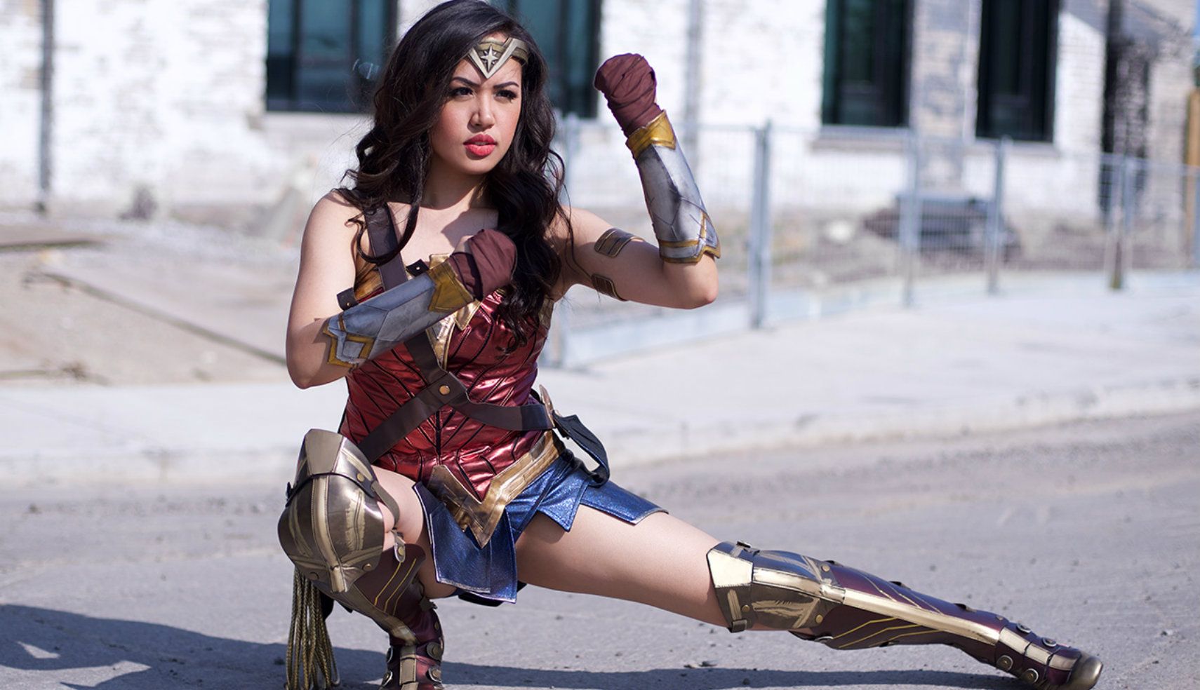 8 Incredible Wonder Woman Cosplays That Will Make You Feel Like Youre In Themyscira