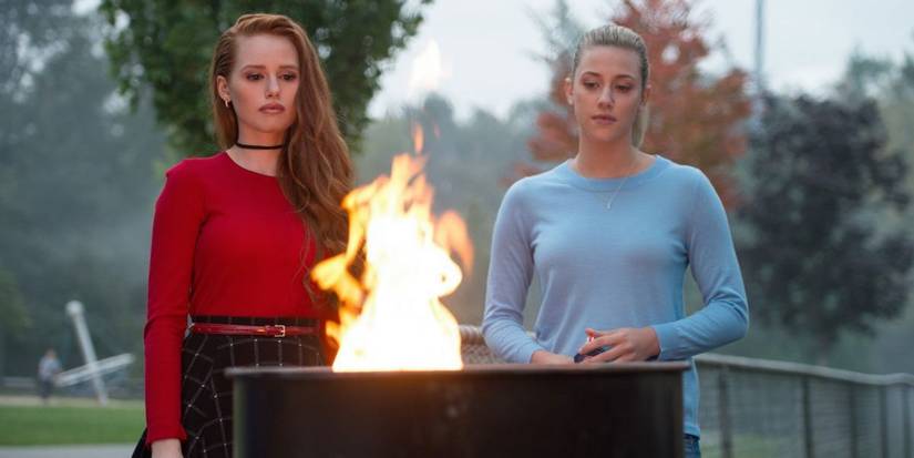/wordpress/wp-content/uploads/2019/04/Pyromania-Madelaine-Petsch-as-Cheryl-and-Lili-Reinhart-as-Betty-in-Riverdale-e1605623161199.jpg