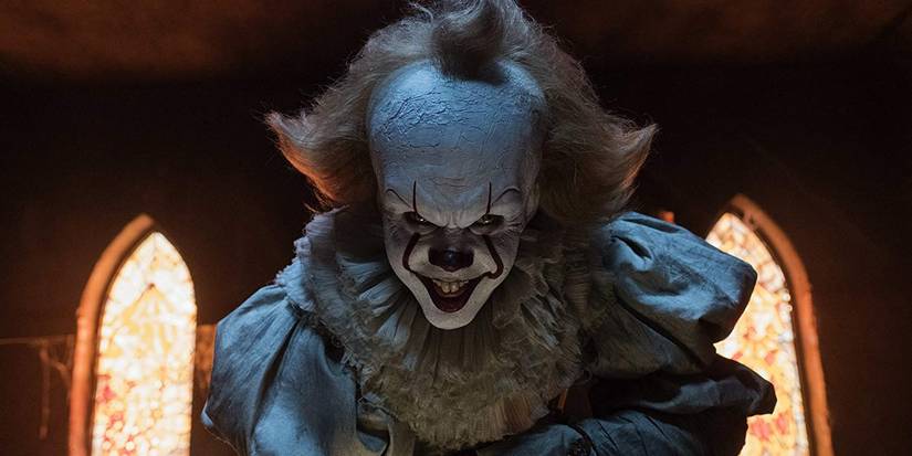 it-pennywise-sitting-on-table