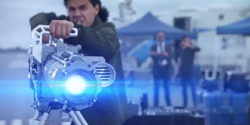 The 10 Most Powerful Weapons In The Arrowverse, Ranked